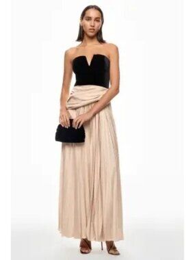 R-34. Et Ochs Tabitha Gown US 4